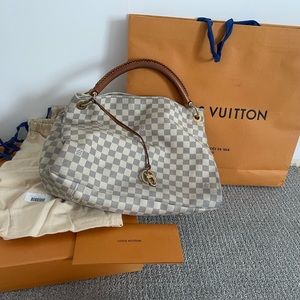 Authentic pre owned Louis Vuitton artsy Damien azur Mm handbag